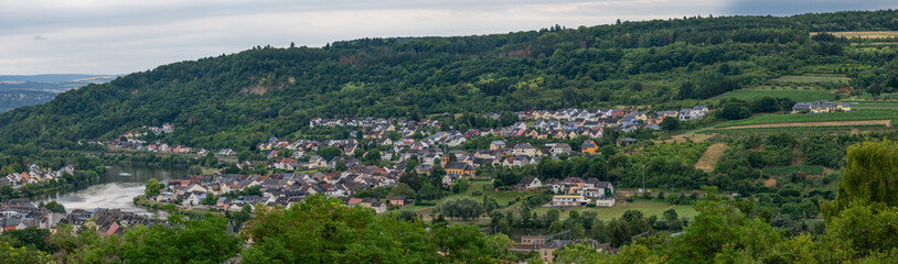 Fototapeta na wymiar Oberbillig Trier Mosel Panorama Sommer