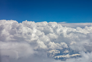 Fototapeta premium Cloudscape tło. Widok z okna samolotu.