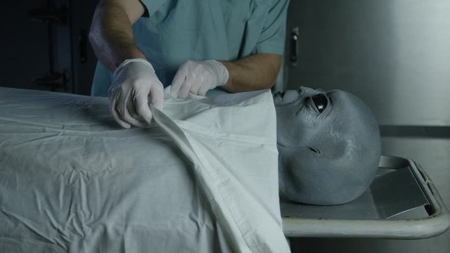 Alien Autopsy In Secret Government Lab