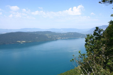 Fototapeta na wymiar le lac du Bourget en Savoie