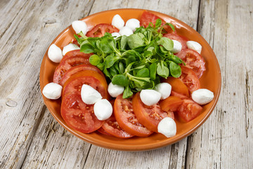 tomates et mozzarella