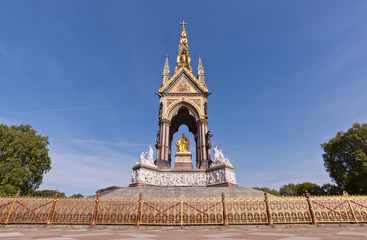 Fototapeta na wymiar Prince Albert Memorial Statue England
