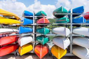 積まれたシーカヤック