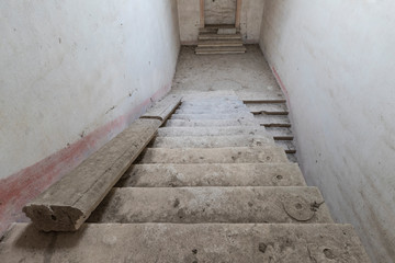 Urban exploration in an abandoned villa