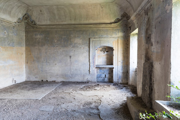 Fototapeta premium Urban exploration in an abandoned villa