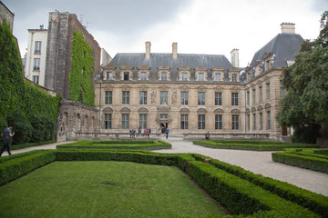 Fototapeta na wymiar Classic french castle in Paris. 