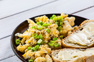 Scrambled eggs with sandwiches