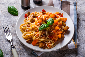 Pasta with eggplant, pepper and tomatoes