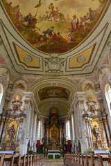 Fototapeta premium Innenansicht St. Stephan (Pfaffenhausen) im Landkreis Unterallgäu - Bayern 