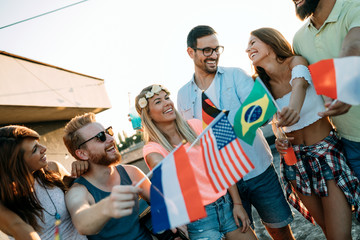 Obraz premium Friends of different culutres having fun, promoting peace without racial prejudices