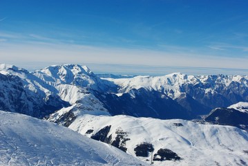Fototapeta na wymiar mountains in winter the Alps france view point