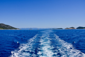 Motorboot auf dem Mittelmeer