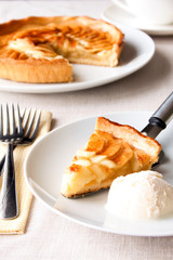 Apple pie with vanilla ice cream 