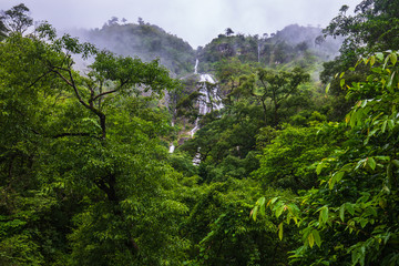 Fototapeta na wymiar Pi-tu-gro waterfall, Beautiful waterfall in Tak province, ThaiLand.