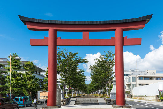 「静御前」の写真素材 | 129件の無料イラスト画像 | Adobe Stock