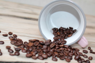 Kaffebohnen in der Tasse 