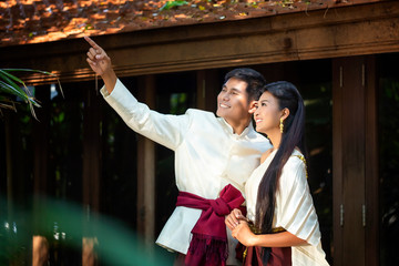 Couples who are shooting pre-wedding photos in Thai style. soft beautiful pre-wedding photo of the bride and groom.