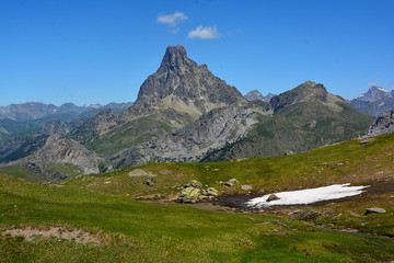 Fototapeta na wymiar Pirineo francés - Midi - lagos