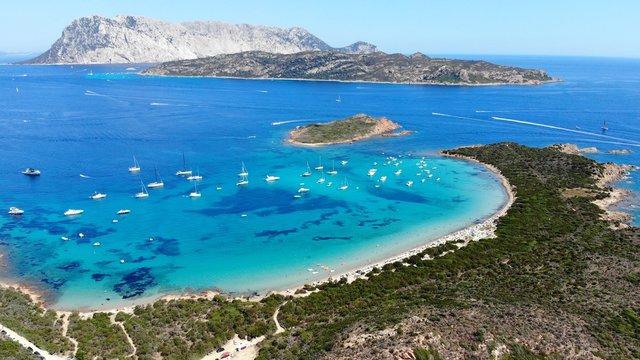 Vue a&eacute;rienne de Capo Coda Cavallo, Sardaigne