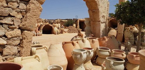 clay vase tunesia