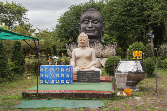 Black Buddha Head in Wat Thammikarat