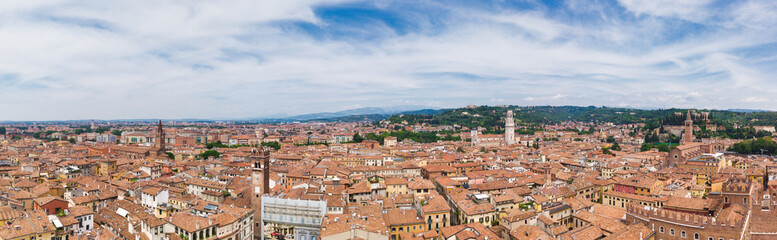 Fototapeta na wymiar Panoramic view of the northwest of the city of Verona from the Lamberti tower