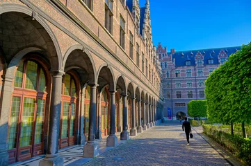 Foto op Aluminium Antwerpen, België - 28 april 2019 - De Universiteit Antwerpen (Universiteit Antwerpen) is een van de belangrijkste Belgische universiteiten in de stad Antwerpen, België. © Jbyard