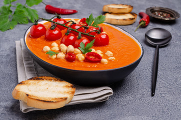 Red vegetable soup with chickpeas