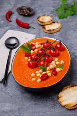 Red vegetable soup with chickpeas