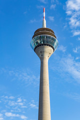 Obraz premium Rheinturm in Düsseldorf - Deutschland