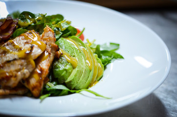 fresh avocado & chicken salad 