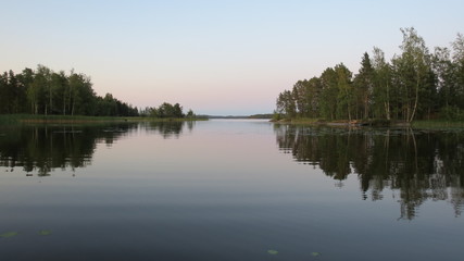 Fototapeta na wymiar Eveling at lake