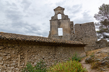 Fototapeta na wymiar La chapelle des Pénitents au village d'Eygalières dans les Alpilles (Bouches du Rhône) 