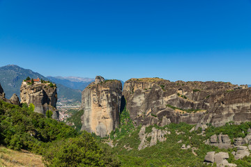 Fototapeta na wymiar The Meteora is a rock formation in Greece hosting one of the largest and most precipitously built complexes of Eastern Orthodox monasteries.