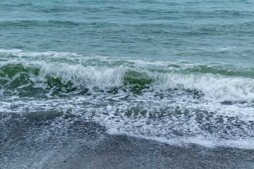 el romper de las olas de mar