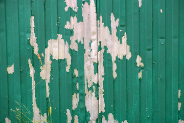 peeling fence from profile
