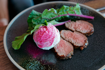 Roast beef with creamy horse-radish sauce