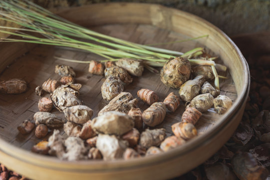 bali ginger drying for tea and spices