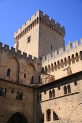 dans le palais des papes à Avignon