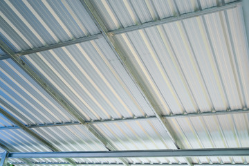 building home with aluminum roof