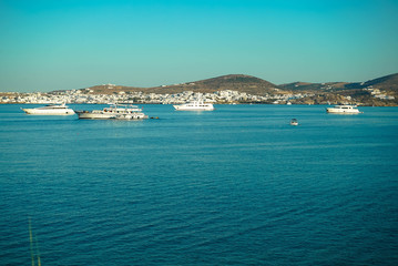 Fototapeta na wymiar paros by the sea full of boats