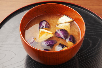 揚げナスの味噌汁
