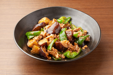 ナスとピーマンの肉味噌炒め