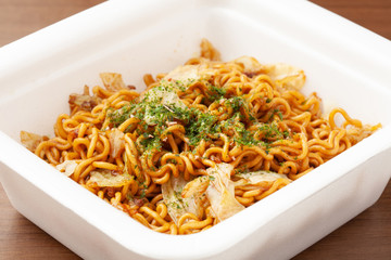 カップ焼きそば
