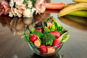 Bowl con comida vegana ensalada desayuno saludable