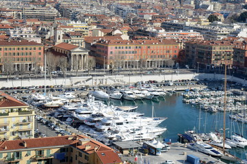 France, c&ocirc;te dazur, Nice ville, Quai cassini, le port Lympia est situ&eacute; au centre du quartier historique de la vielle ville.