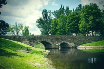 Fototapeta premium man on the bridge sightseeing