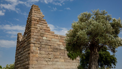 Obraz premium Historical walls of the fortress in Bodrum. historical fortification located in the port city .