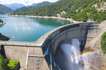 【富山県 日本の観光名所】日本最大級の黒部ダム