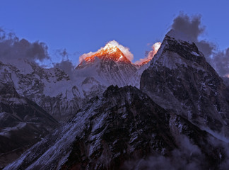 Fototapeta na wymiar Greatness of nature: grandiose view of Everest peak (8848 m) at sunset. Nepal, Himalayan mountains, the highest point of the planet.